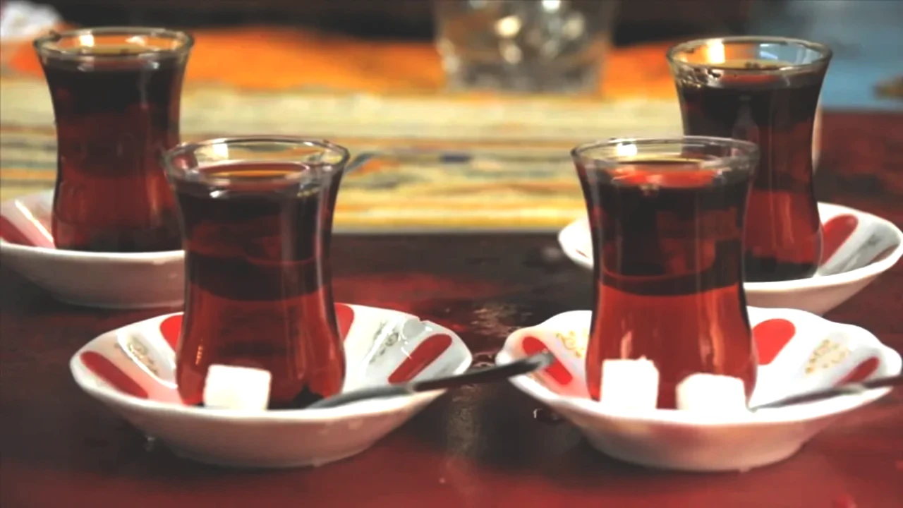 ÇAYKUR, İlber Ortaylı'nın Açıklamalarına Sert Tepki Gösterdi!